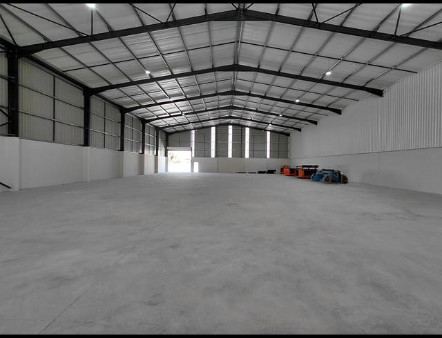 1,050M² WAREHOUSE TO LET IN CLAYVILLE